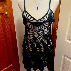 Hot Topic Cut out tank